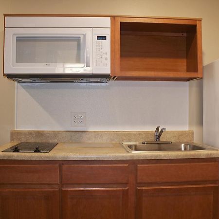 Woodspring Suites Віллістон Номер фото