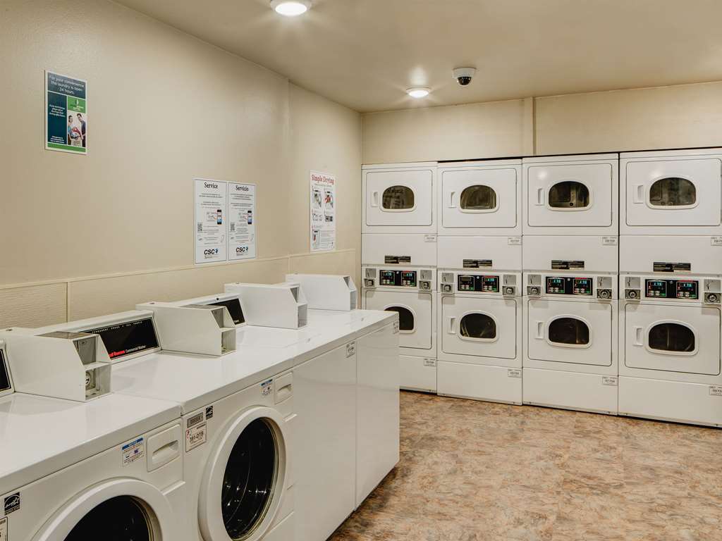 Woodspring Suites Віллістон Зручності фото